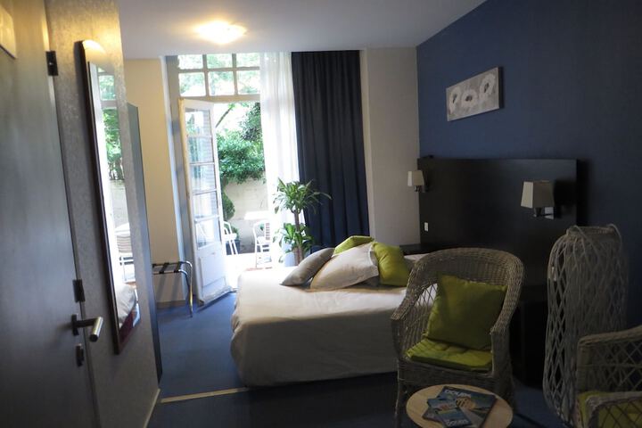 Room 10 of 53