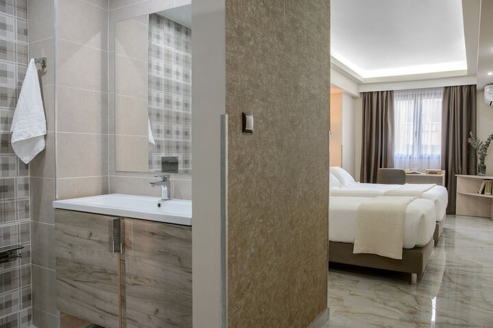 Room 30 of 120