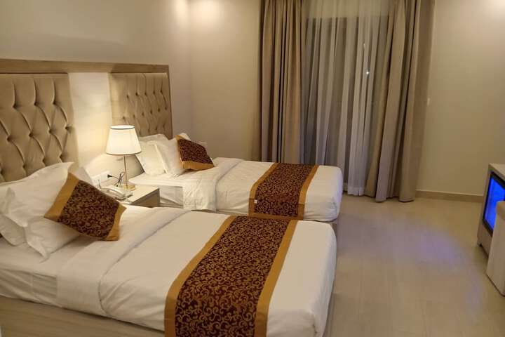 Room 49 of 235
