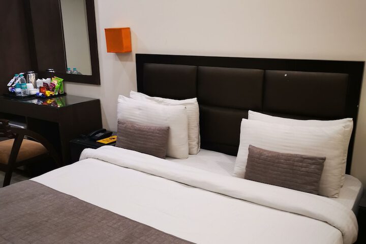 Room 35 of 98