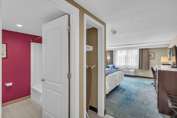 Room 17 of 40