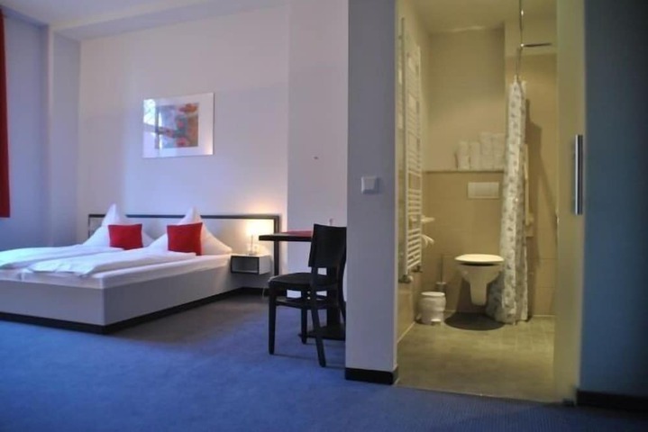 Room 19 of 37