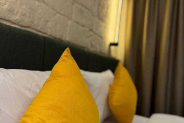 Room 9 of 31