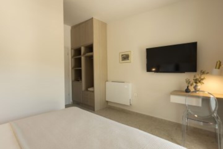 Room 7 of 37