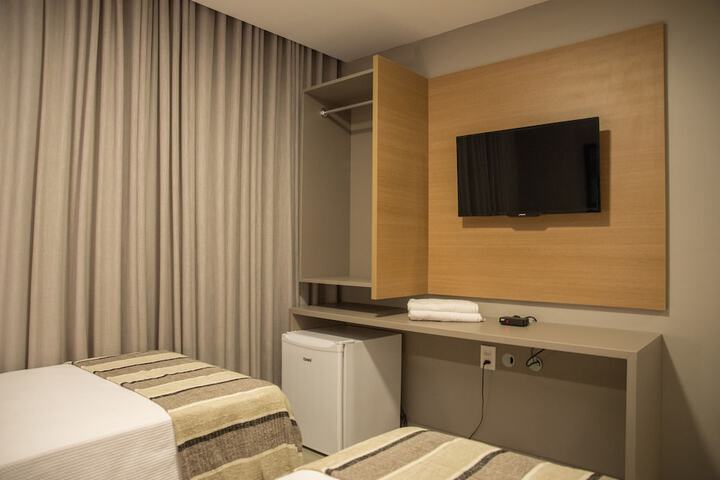 Room 10 of 48