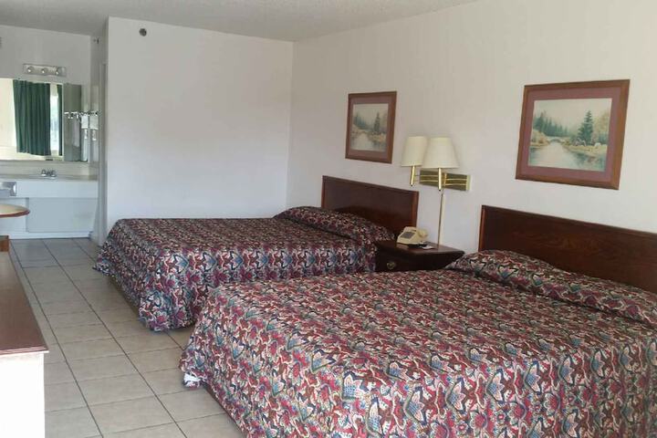 Room 5 of 16