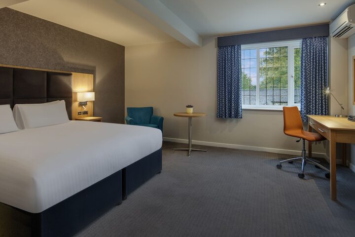 Room 16 of 60