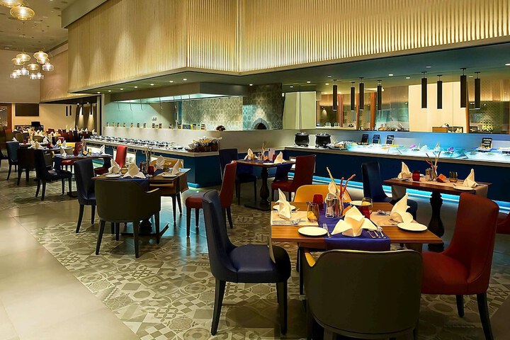 Dining 75 of 93