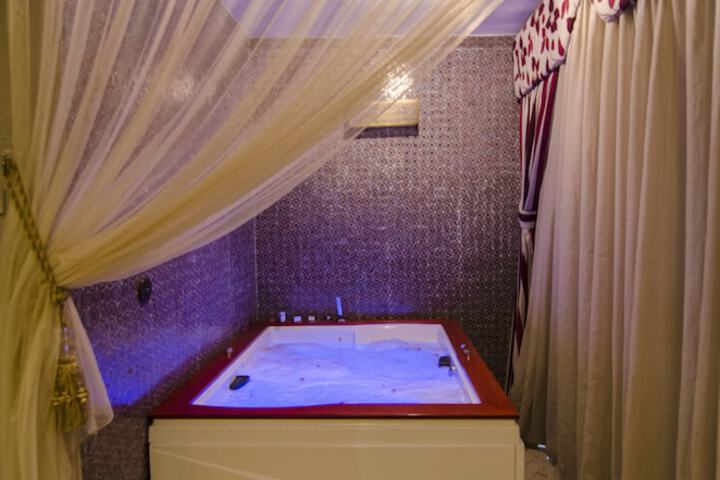 Room amenity