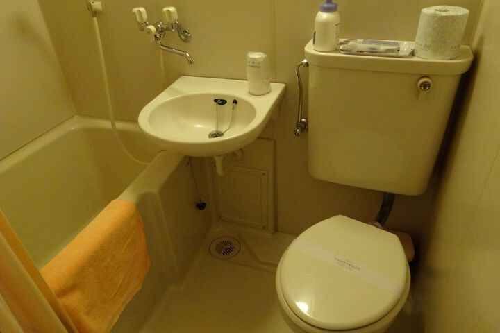 Room 10 of 36