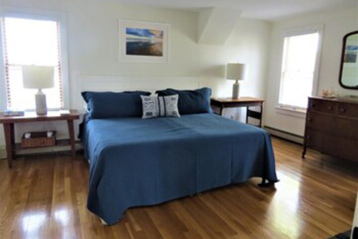 Room 33 of 43