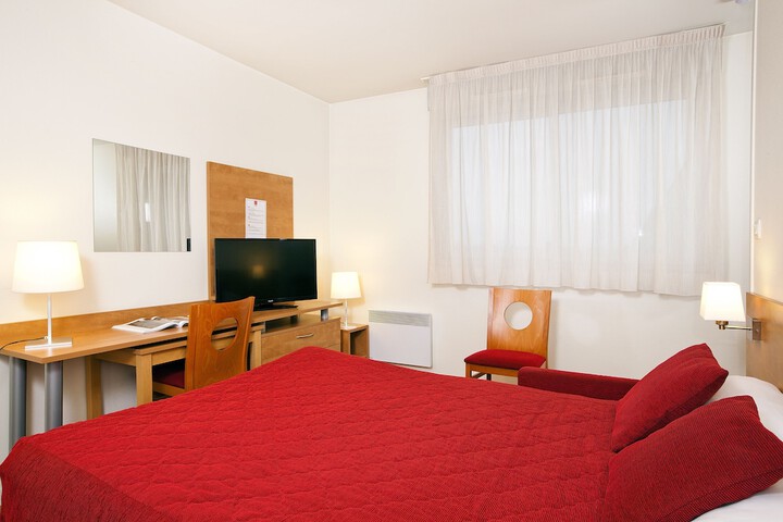 Room 9 of 23