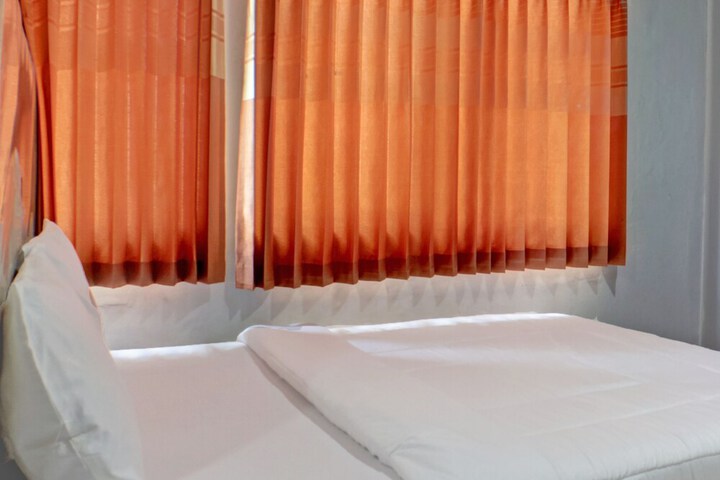Room 15 of 25