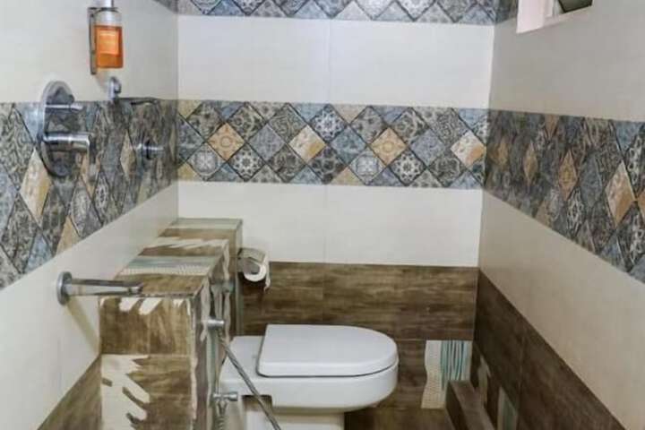 Room 14 of 25
