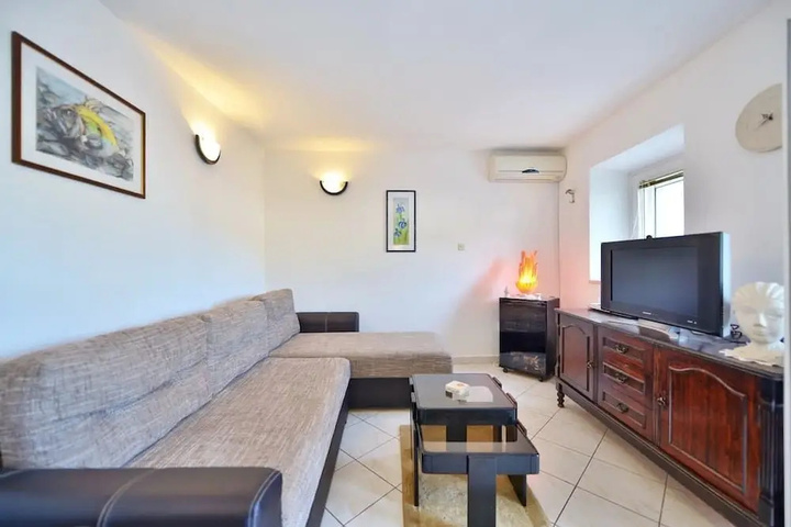 Room 2 of 14