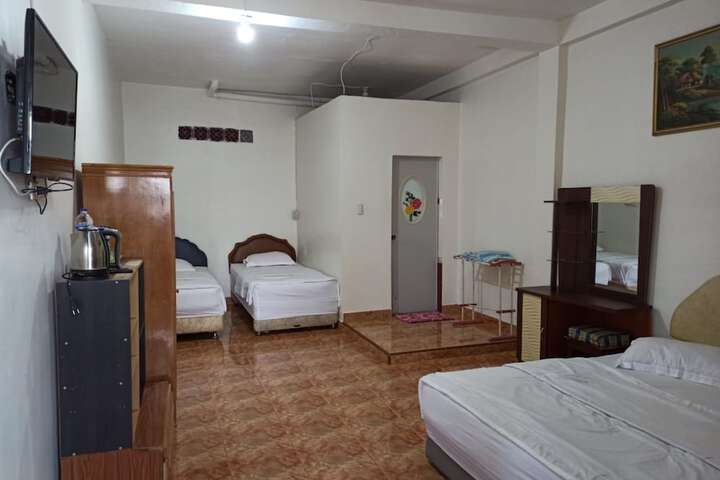 Room 11 of 25