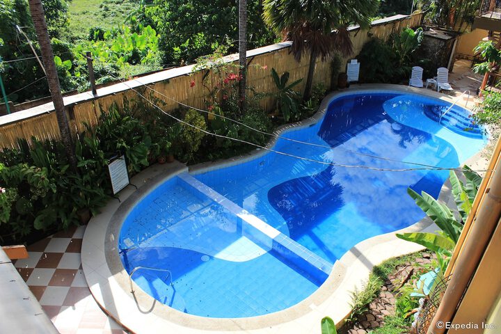 Pools & Facilities