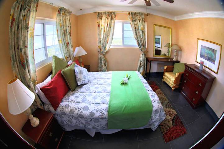 Room 3 of 72