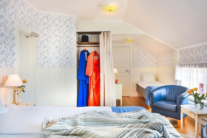 Room 10 of 66