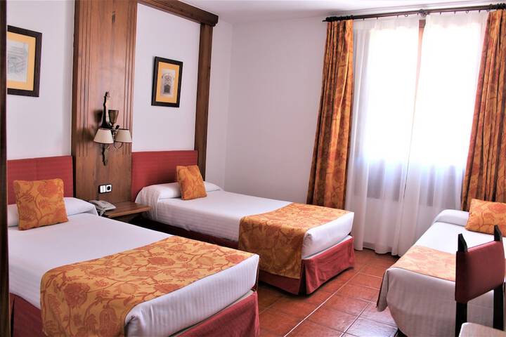 Room 9 of 34