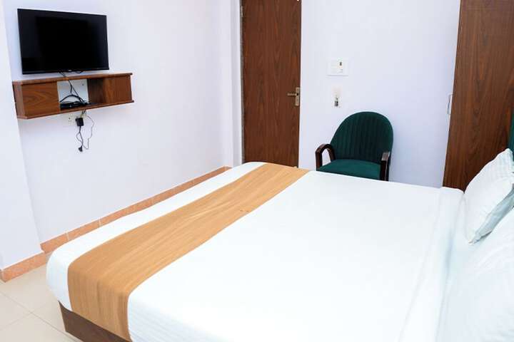 Room 27 of 74