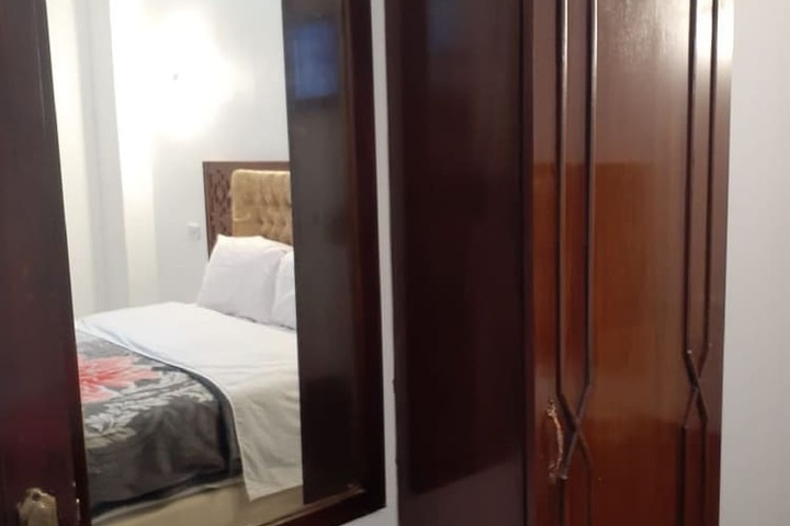 Room 5 of 25
