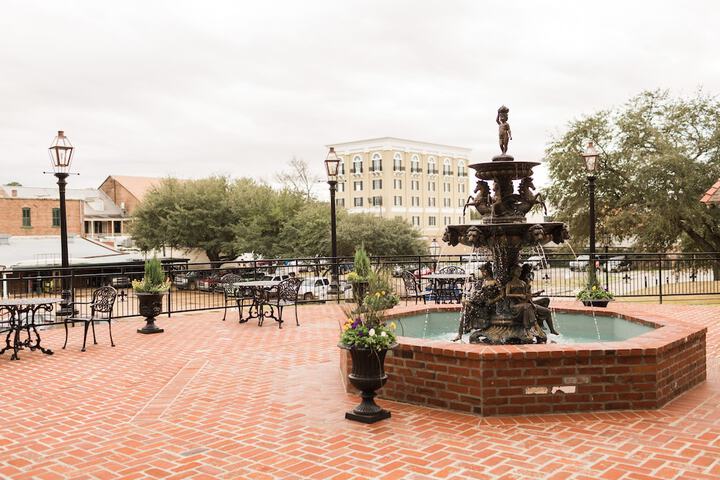 Chateau St. Denis a Historic Downtown Hotel Natchitoches | Bookonline.com