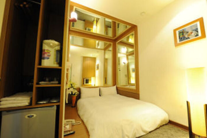 Room 39 of 42
