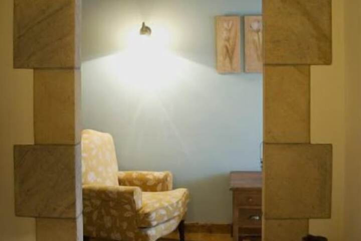 Room 4 of 49