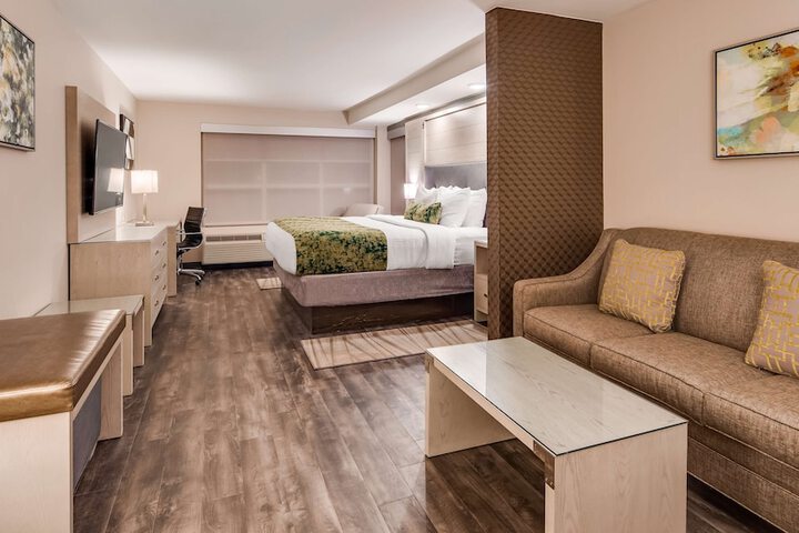 Room 7 of 27