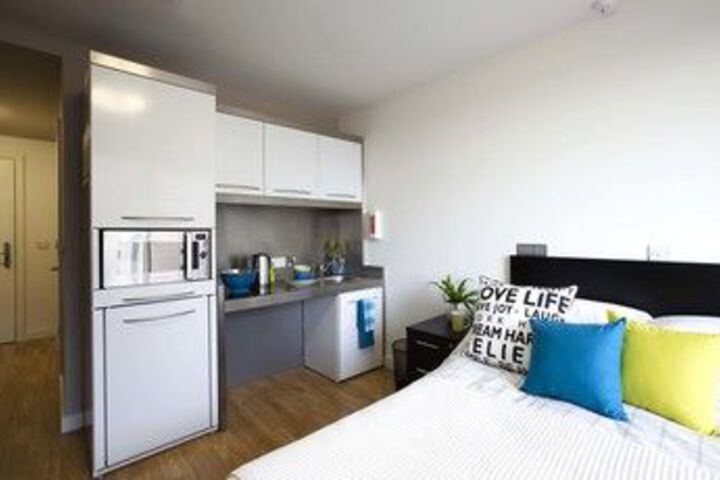 Room 5 of 18