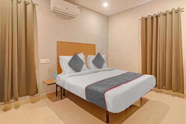 Room 4 of 13