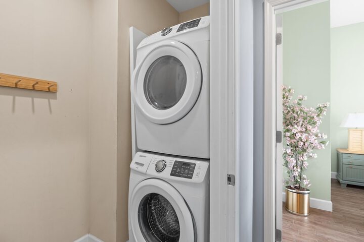 Laundry 22 of 41