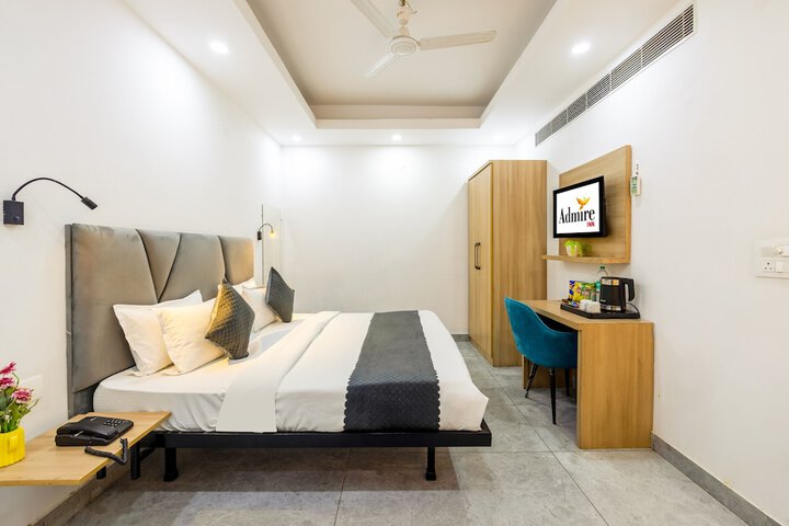 Room 13 of 28