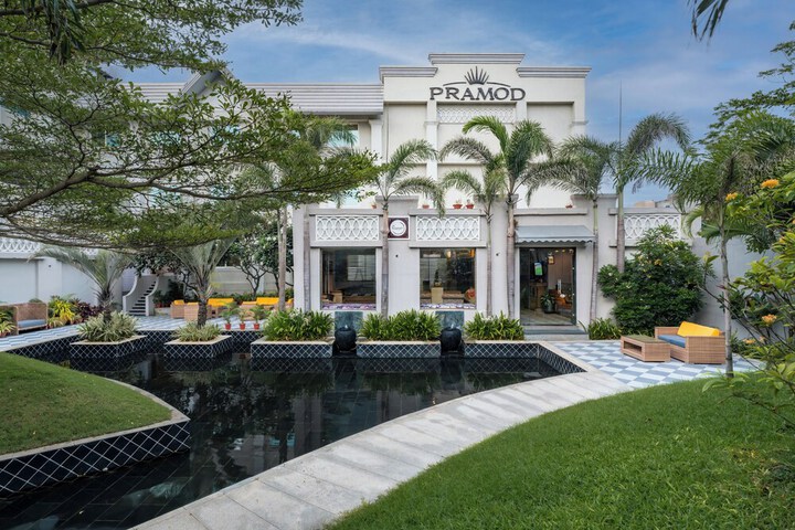 Hotel Exterior 28 of 30
