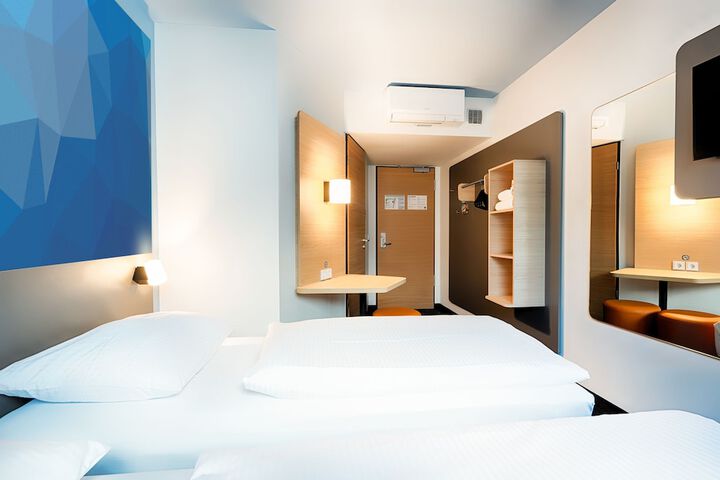 Room 3 of 28