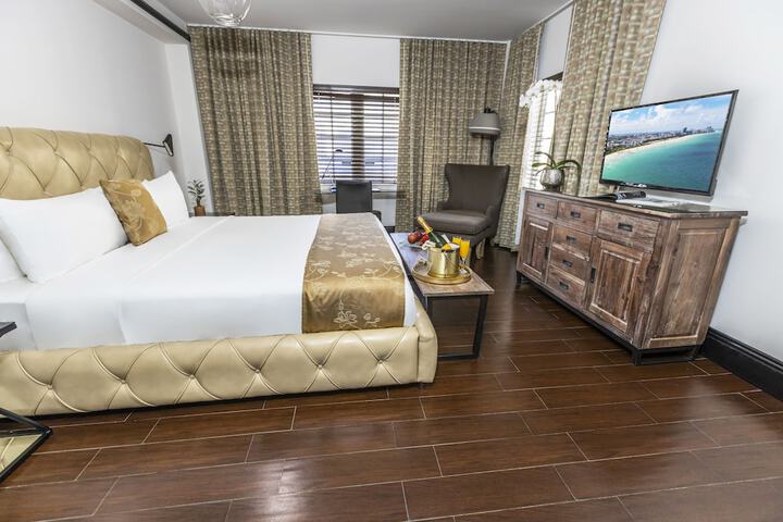 Classic 2 Queen Beds (2 of 13)