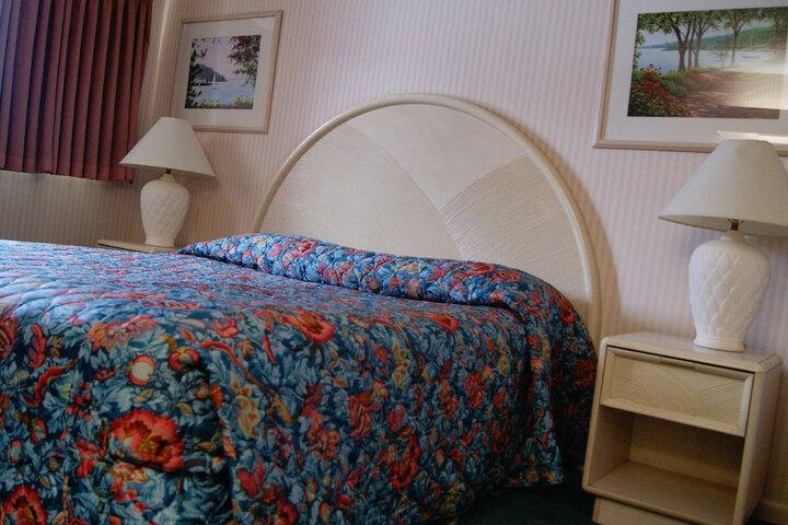 Standard | King Bed (8 of 9)