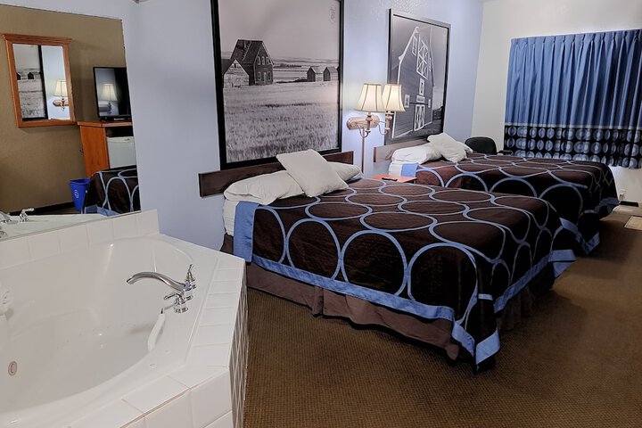 Room 10 of 32
