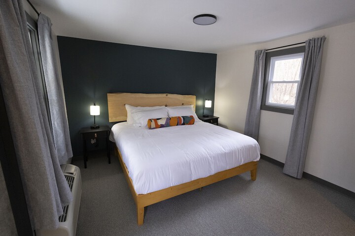 Standard Studio 1 King Bed Courtyard View (5 of 26)