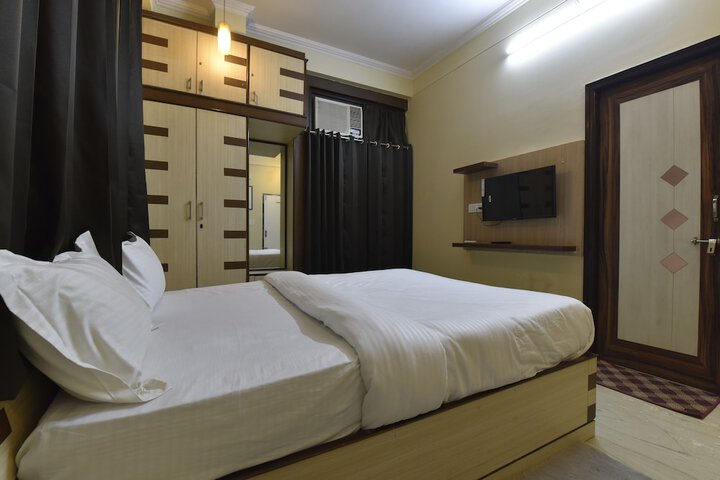 Room 44 of 94