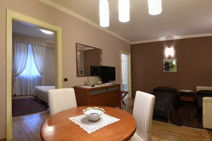 Room 3 of 49