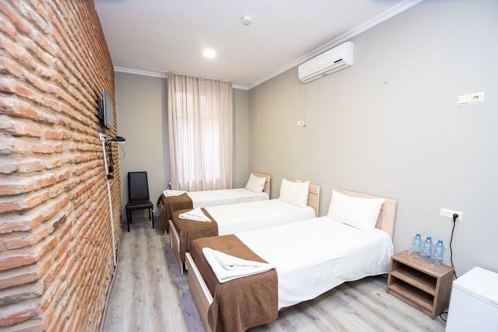 Room 21 of 134
