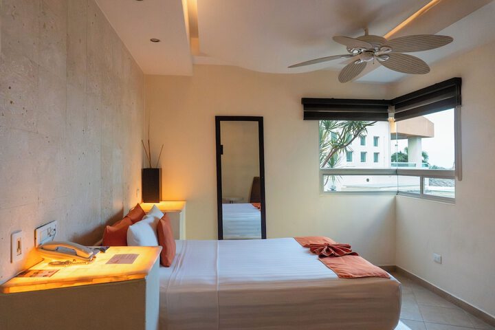 Room 27 of 100