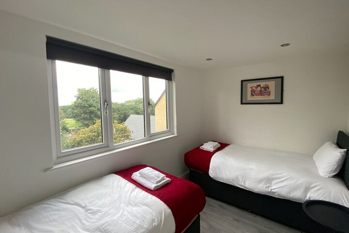 Room 40 of 141