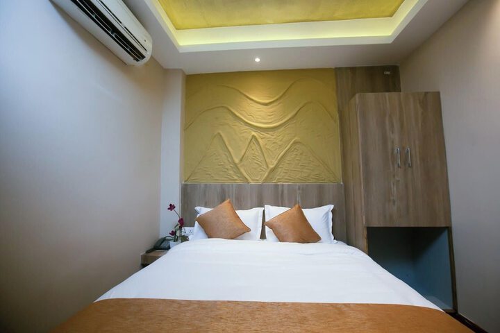 Room 4 of 60