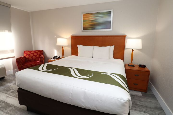 Standard | King Bed (11 of 16)