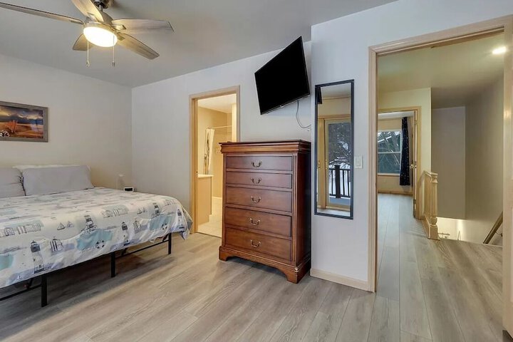 Room 50 of 112