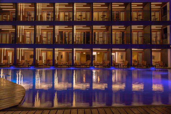 Hotel 48 of 50