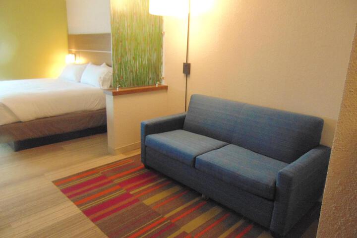 Standard | King Bed (1 of 32)